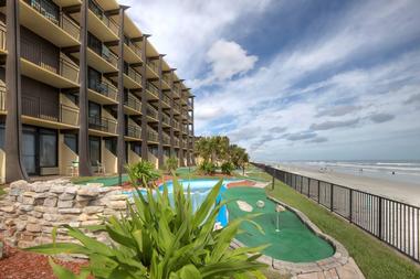 Daytona Beach Wedding Venues: Hawaiian Inn Beach Resort