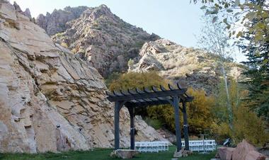 Wedding Venues Near Me: Louland Falls