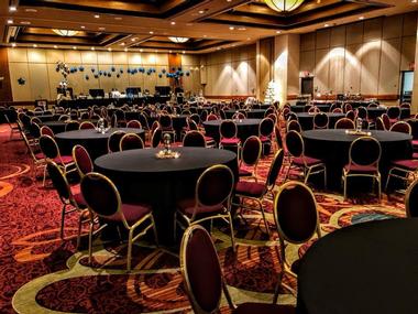Indoor Wedding Venues Near Me: Marriott Tulsa Hotel Southern Hills