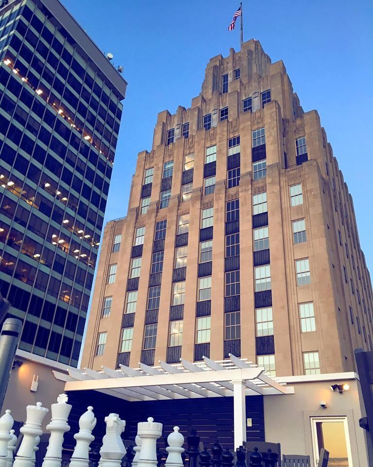  Host stylish, elegant weddings with Art Deco charm and modern luxury.
