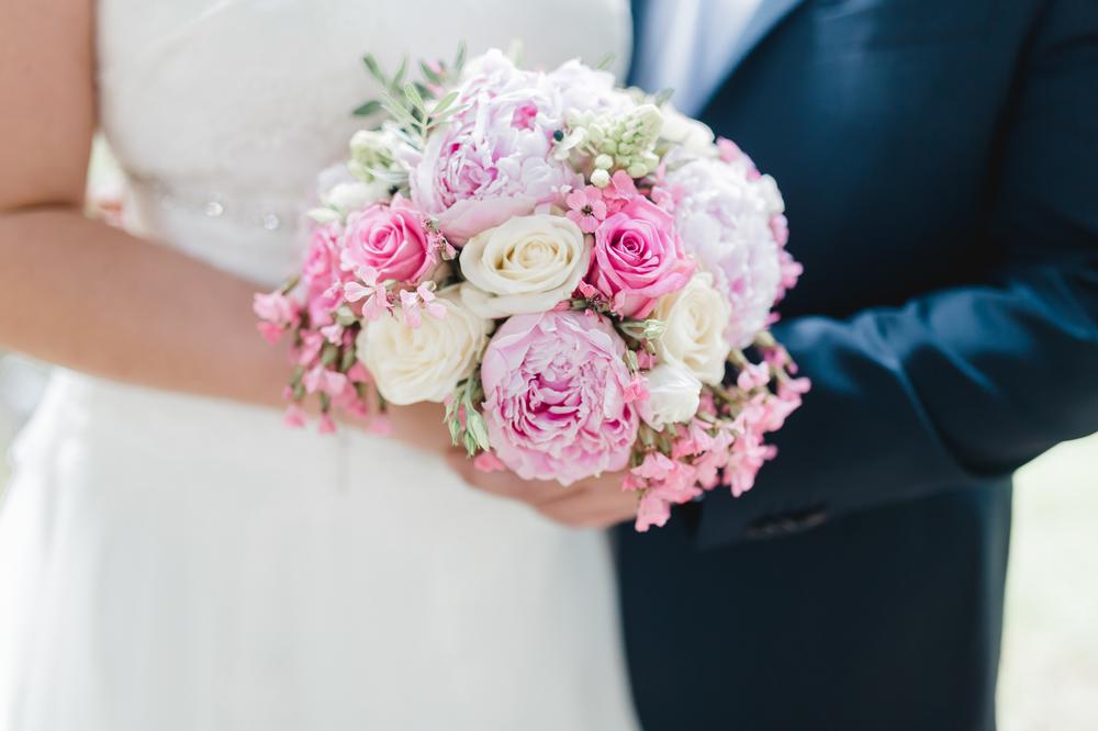 Host artistic, elegant weddings surrounded by stunning wildlife exhibits.