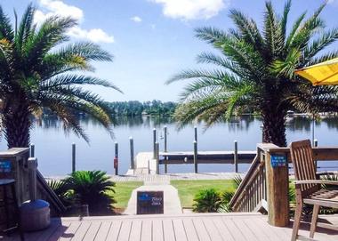 Wedding Venues in Gulfport, MS: The Dock
