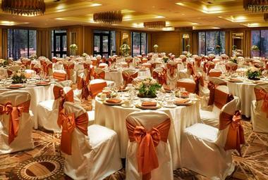 Wedding Venues in Flagstaff: Little America Hotel