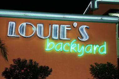 South Padre Wedding Venues: Louie’s Backyard
