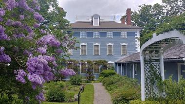 Places to Get Married: Moffatt-Ladd House & Garden