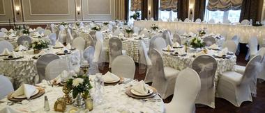 Best Dubuque, Iowa Wedding Venues: Hotel Julien Dubuque