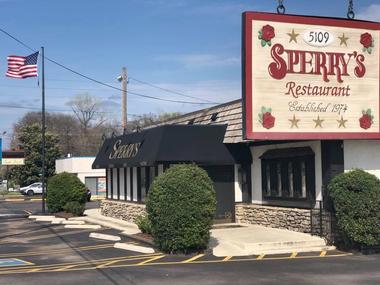 Sperry's Belle Meade Restaurant | These Restaurants in Nashville, TN are Perfect for a Date Night