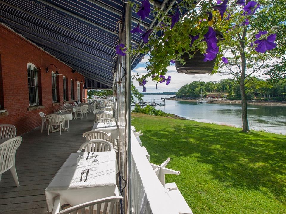 Escape to Island Charm and Fresh Flavors at Diamond's Edge Restaurant