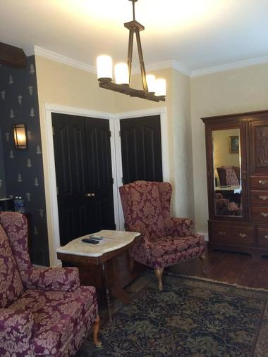Dining & Amenities