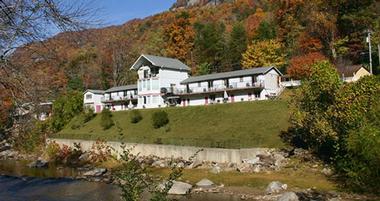 The Carter Lodge on the River