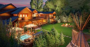 The Spa Suites at Rustic Inn