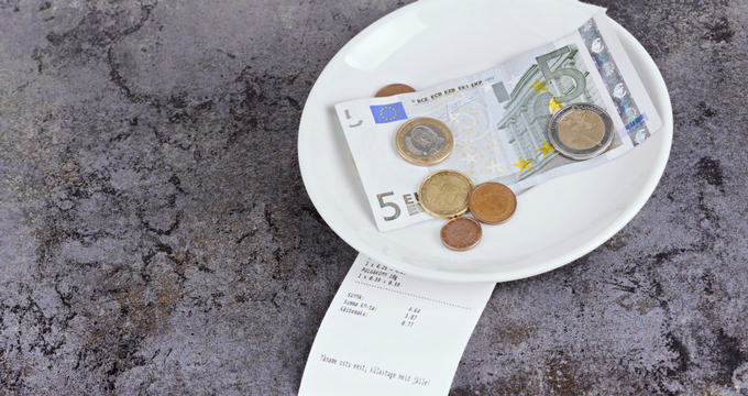 Tipping in Spain