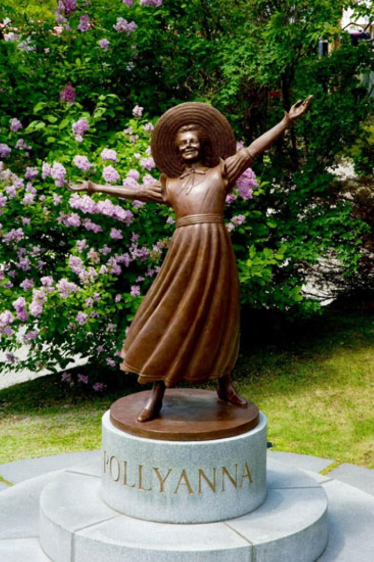 Snap a Smile with an Icon - Photograph the Pollyanna of Littleton Statue