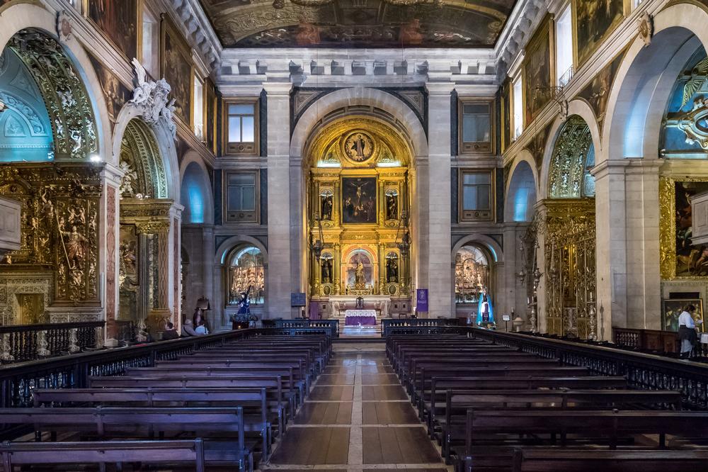 Discover Baroque Beauty at Igreja de Sao Roque