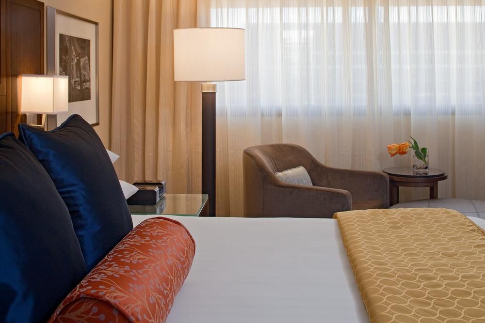 If You Want Convenience with Skyline Views, Book Hyatt Regency Milwaukee