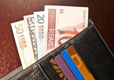 Using Credit Cards, US Dollars or Other Currencies in Brazil