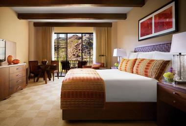 Rooms & Suites