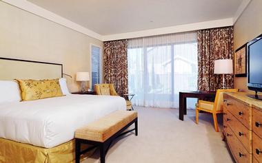Rooms and Suites at Rosewood Sand Hill