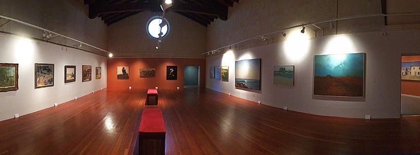 Discover local and international art, admire diverse collections and exhibits.