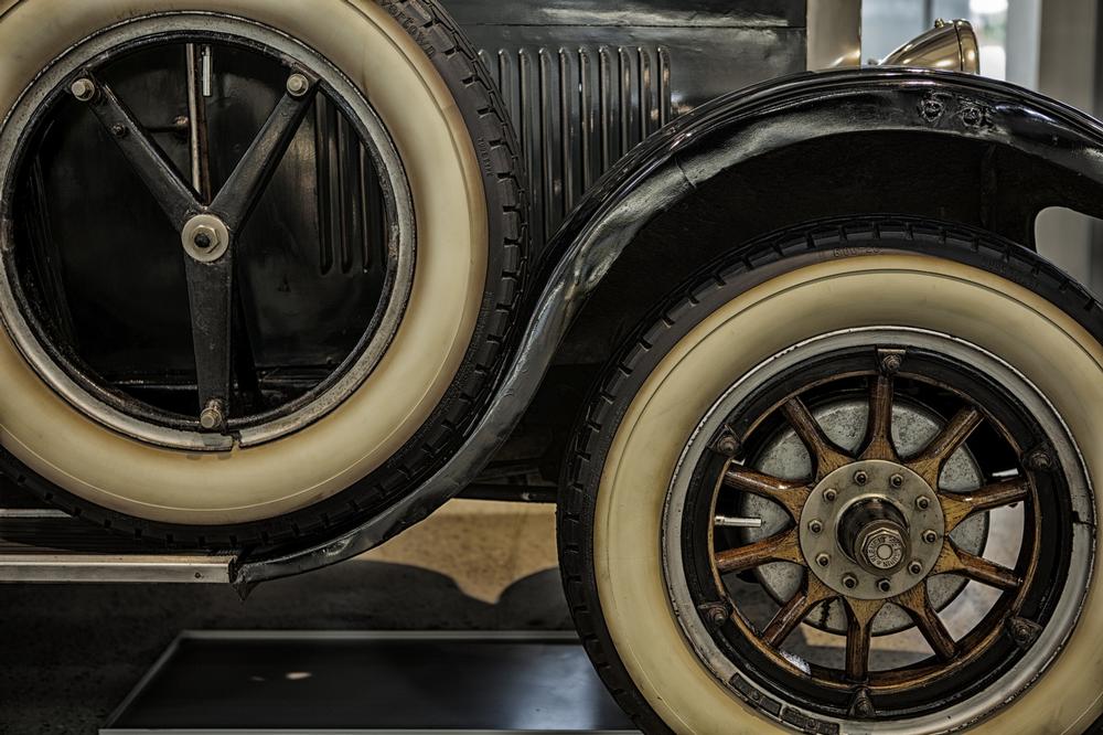 If You’re Fascinated by Classic Cars, Cruise Into the California Automobile Museum