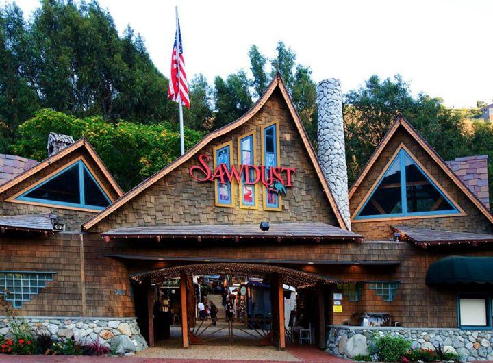 Browse Local Art and Handmade Treasures at the Sawdust Art and Craft Festival
