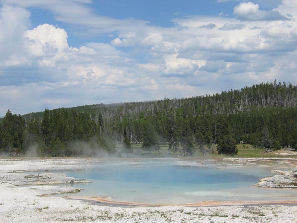 Stroll Through Steam and Color at Biscuit Basin