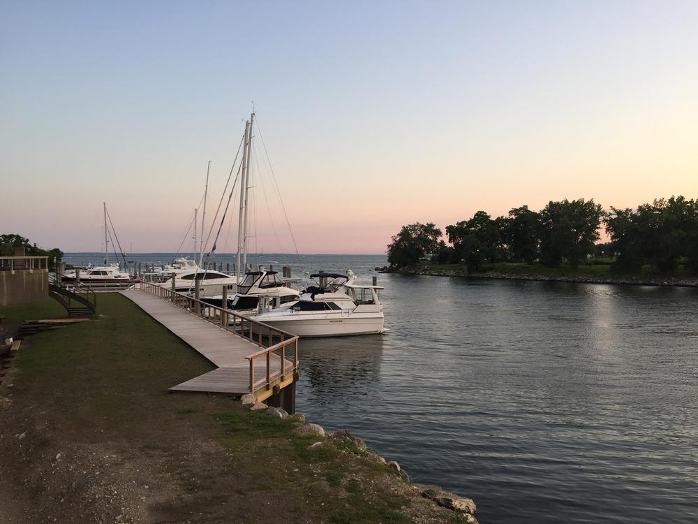 Walk along the waterfront and savor vibrant dining experiences.