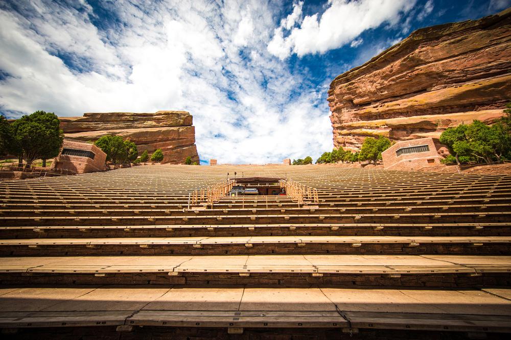 Hike on scenic trails and see live shows on a summer outdoor escape.