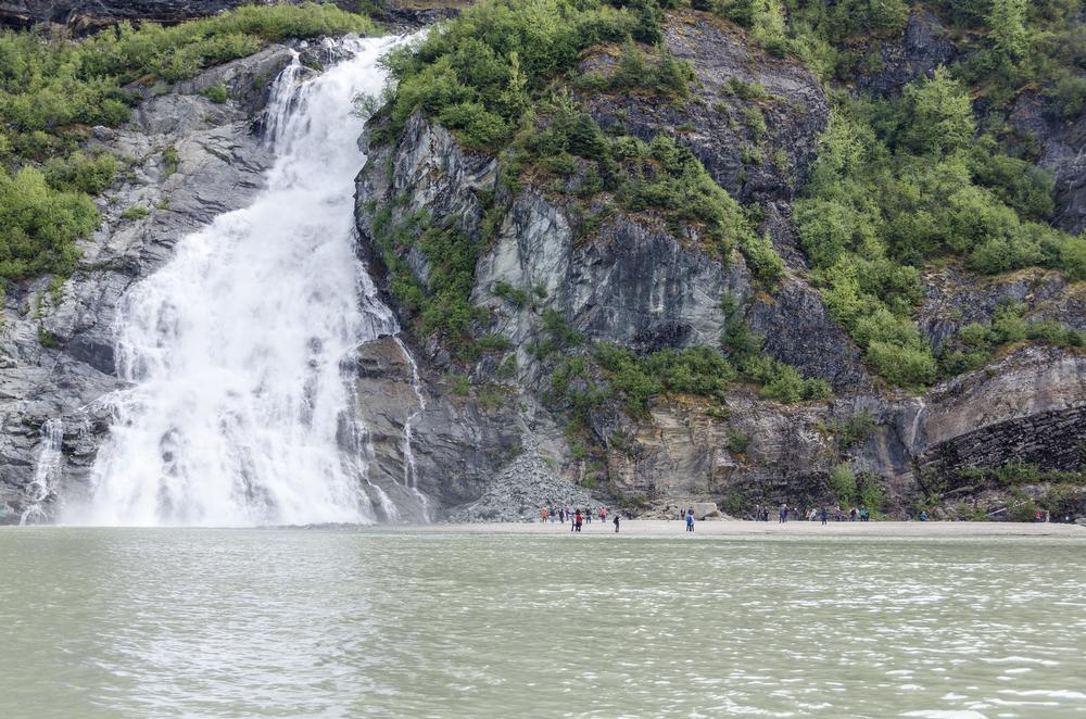 Hike to Power and Beauty at Nugget Falls