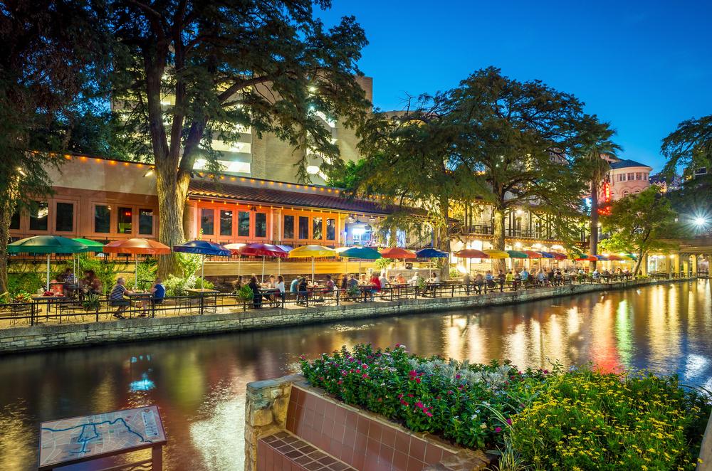 Stroll along scenic pathways lined with restaurants, shops, and attractions.