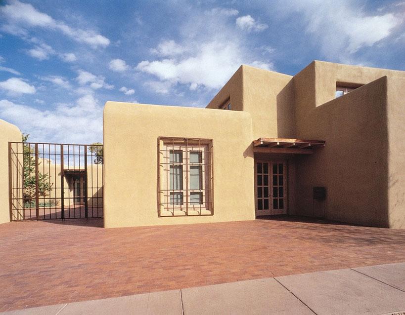 View over 1,000 works at the Georgia O’Keeffe Museum