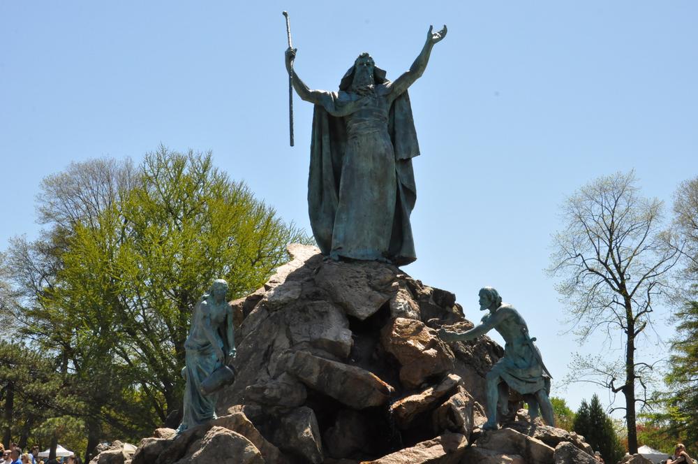 Relax and Stroll Through Albany’s Scenic Washington Park