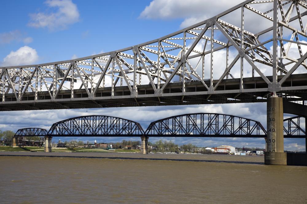 Bike or walk across this scenic pedestrian bridge connecting Louisville and Indiana.