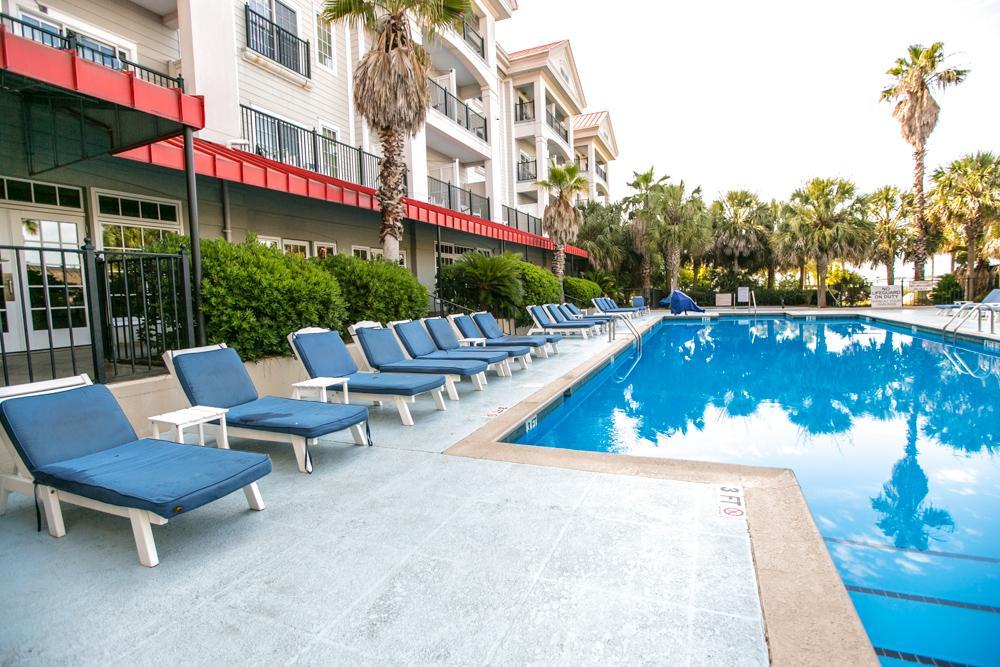 Stay by the Water’s Edge at Charleston Harbor Resort and Marina