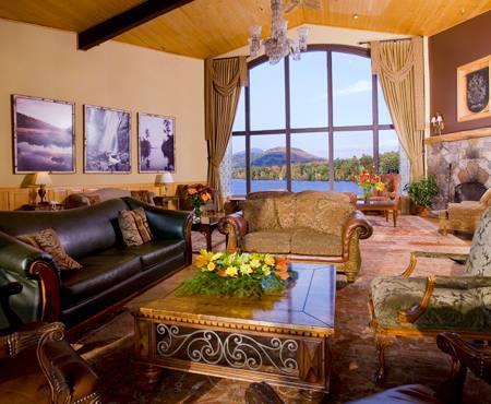 Admire Mirror Lake views and relax in comfort on a romantic fall getaway.