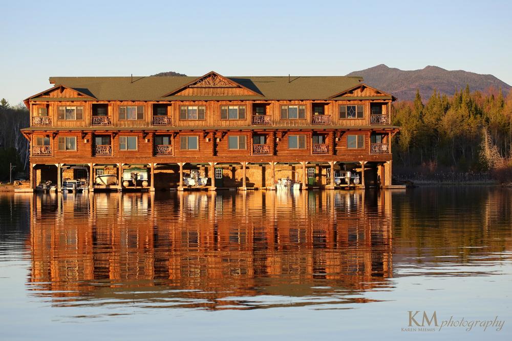Go paddleboarding and admire scenic lake views on an exciting summer trip.
