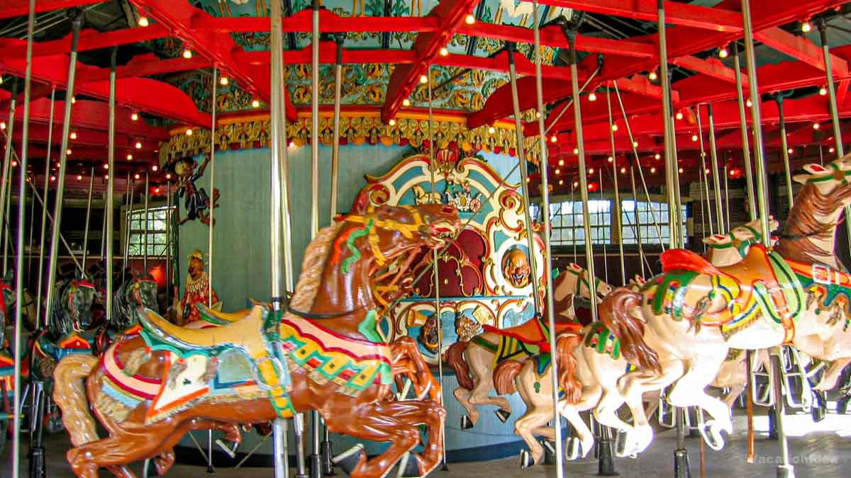 I admired the carvings on the horses while I snapped another photo