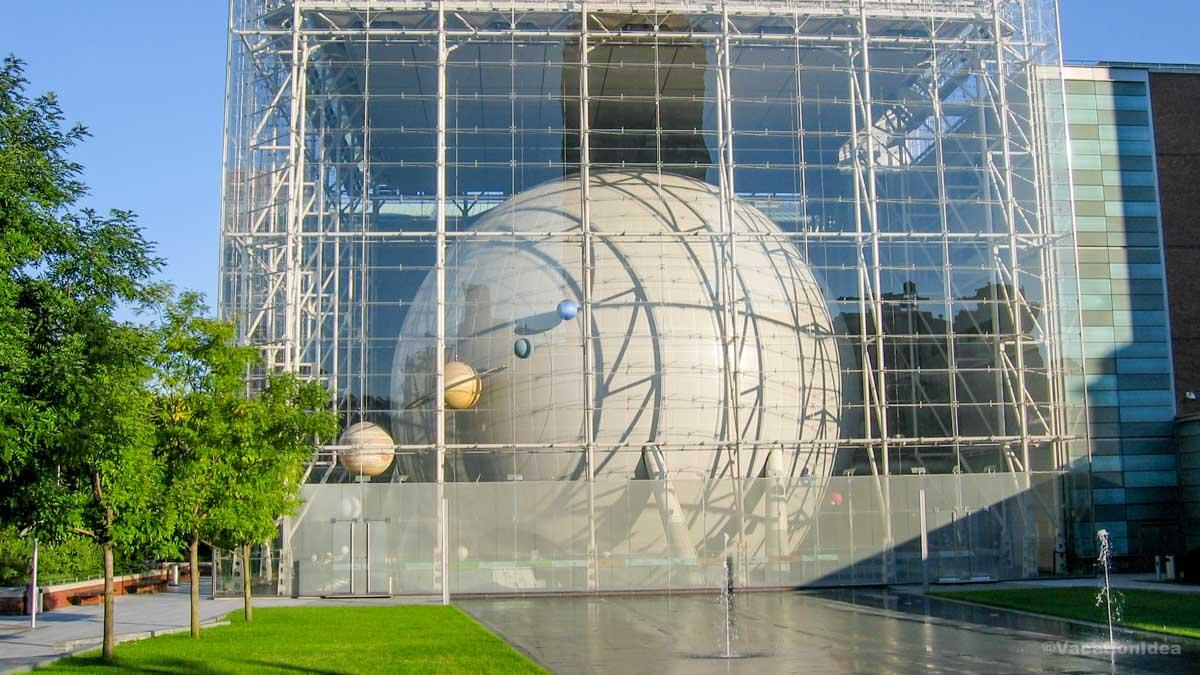 Afterwards we walked across Central Park to the Natural History Museum and Hayden Planetarium. My son loved it!