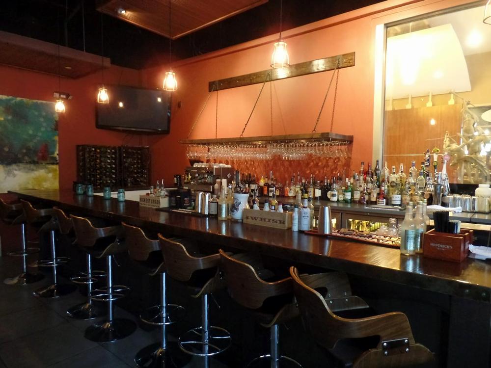 Dine Downtown with Flair at Artisan’s Table