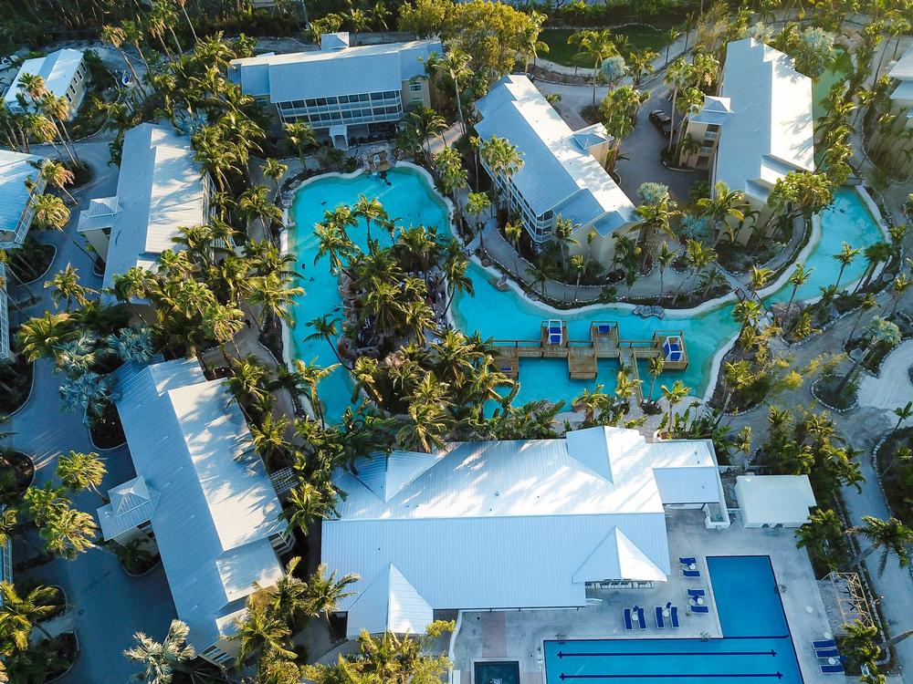 Relax in oceanfront luxury and savor a romantic weekend filled with spa comforts.