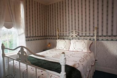 Rooms & Suites