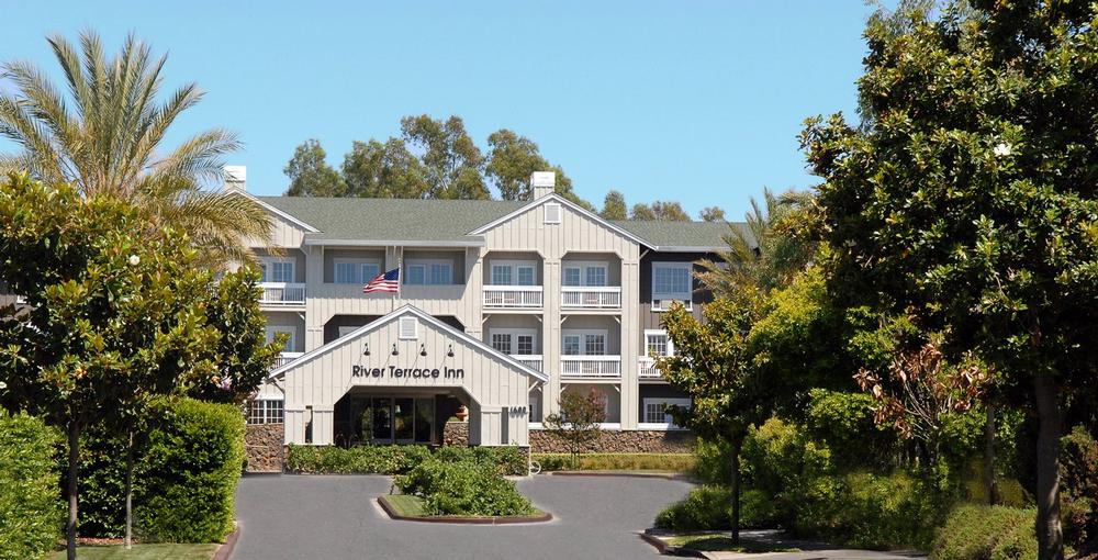 Walk along the Napa River and savor wine-country charm on a romantic weekend.