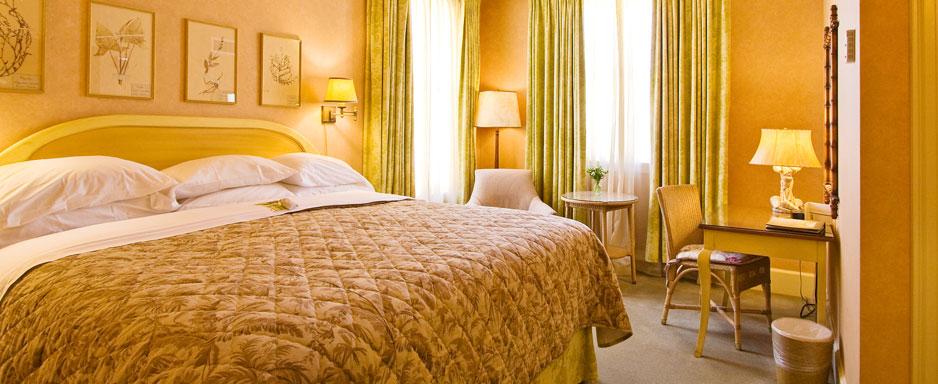 Admire historic elegance and explore local culture on an easy spring getaway.