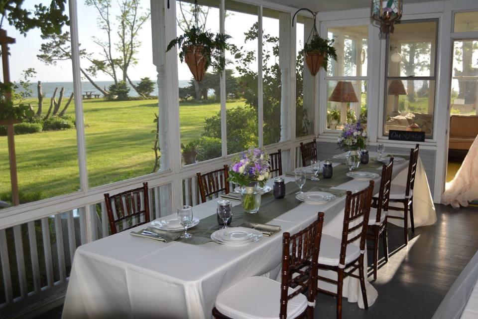 Unplug and Unwind with Bay Views at Black Walnut Point Inn