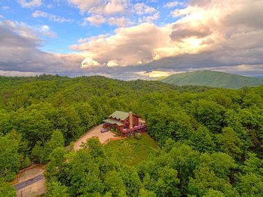 Iron Mountain Inn | Weekend Getaways from Louisville, KY