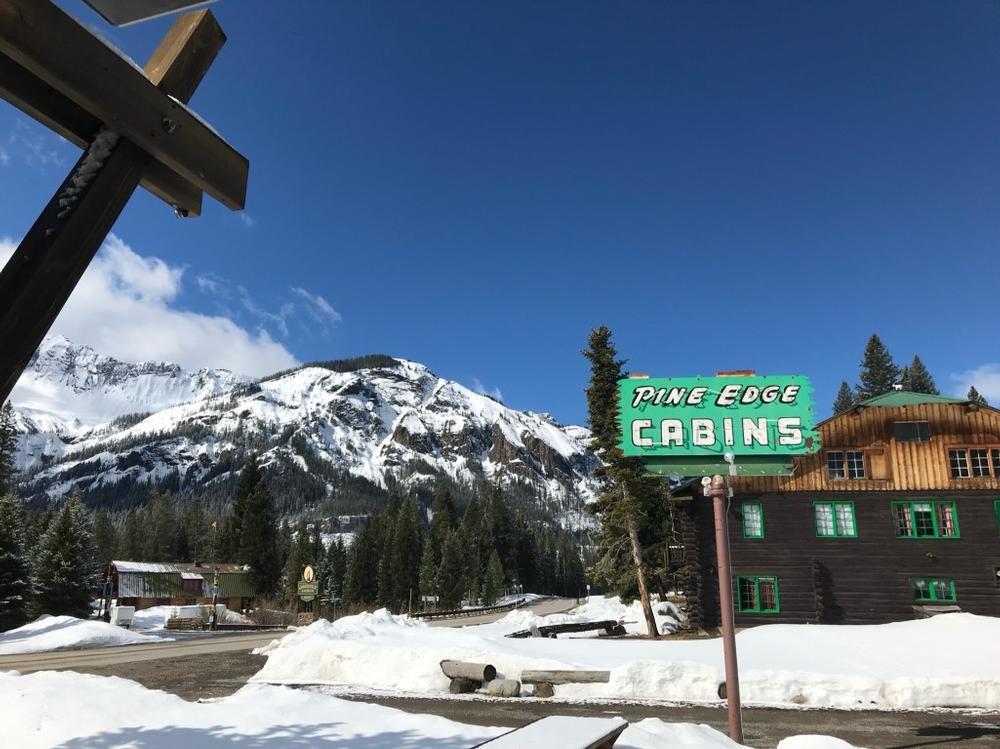 Wake Up to Wilderness at Silver Gate Lodging