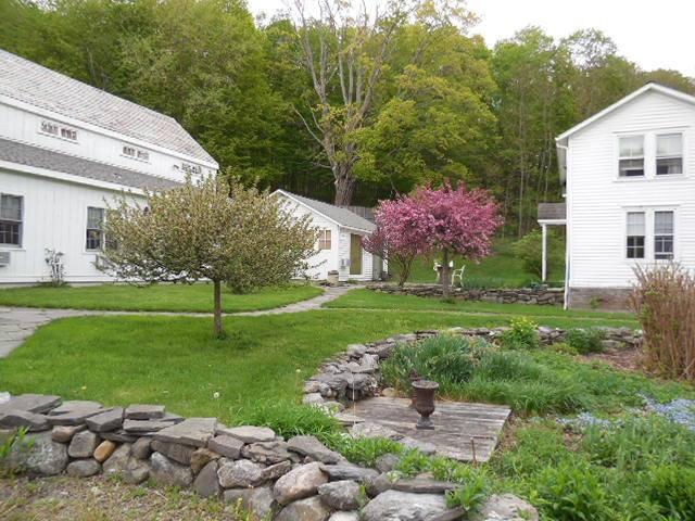 If You Seek Country Calm, Stay at The Inn at Silver Maple Farm