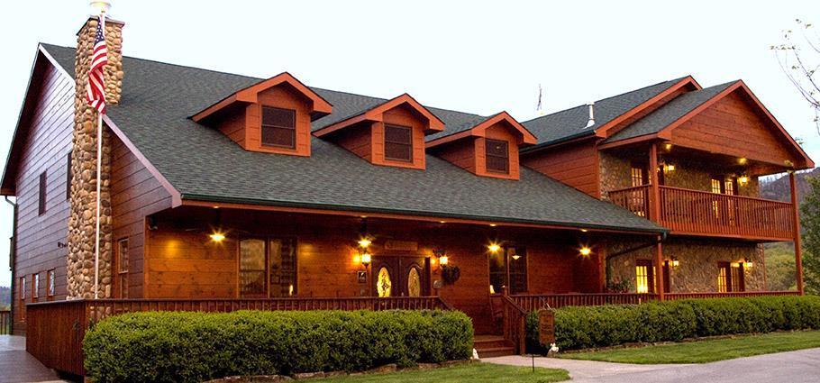 Enjoy romantic mountain views, savor homemade breakfasts in a cozy setting.