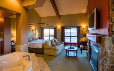 Cave B Rooms & Suites