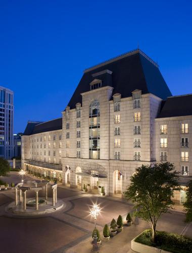 Dining at Rosewood Crescent